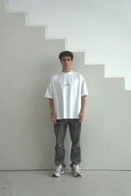Lade das Bild in den Galerie-Viewer, WHITE SHIRT
