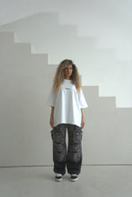 Lade das Bild in den Galerie-Viewer, WHITE SHIRT
